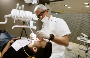Implants de càrrega immediata: somriure en temps rècord
