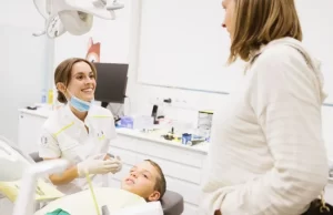img-blog-cuando-llevar-a-tu-hijo-por-primera-vez-al-dentista