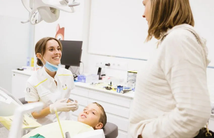 img-blog-cuando-llevar-a-tu-hijo-por-primera-vez-al-dentista
