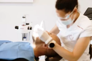 8 ventajas de los implantes dentales